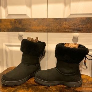 Black Ultimate Bind Short Ugg Boots